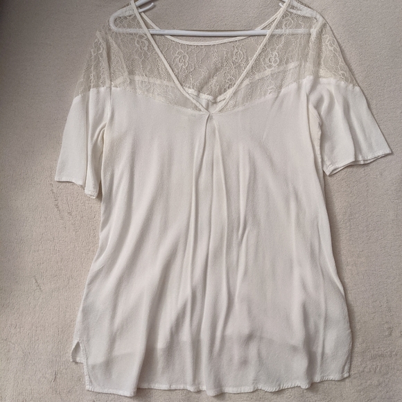 Aritzia blouse - Picture 3 of 4